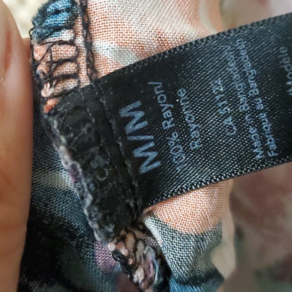 George Floral Pattern Romper Size Medium - Picture 3 of 3